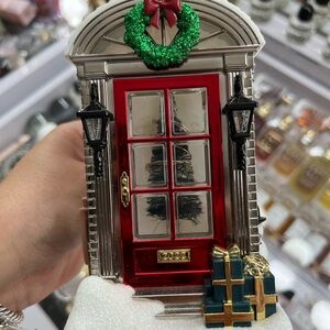 Bath & Body Works Red and Green Holiday Door Decor